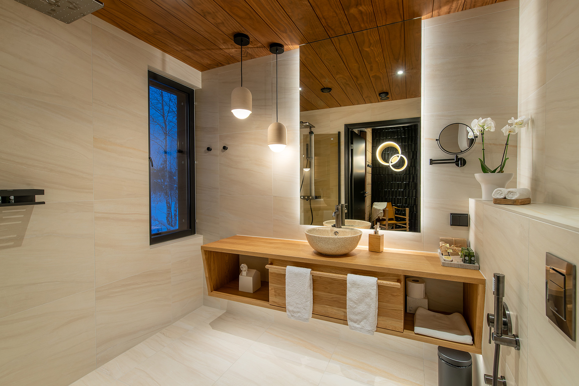 Luxuripus bathroom in private luxury villa in Lapland, Rovaniemi. | Lapland Luxury