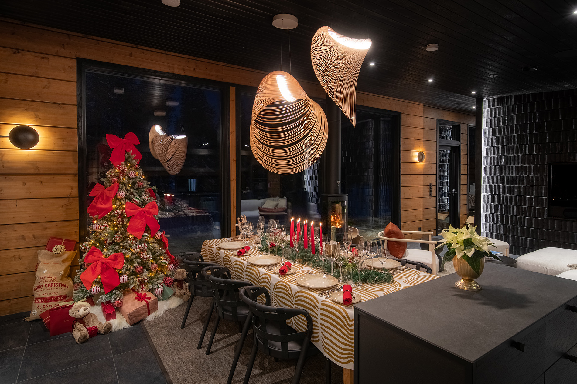 Christmas decoration in luxury villa in Lapland, Rovaniemi. | Lapland Luxury