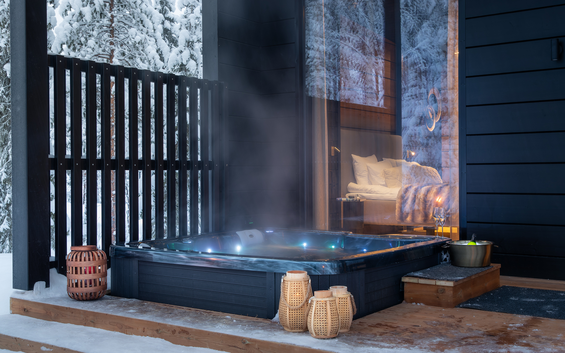 Private villa in Rovaniemi with a hot tub on the patio. Lapland Luxury.